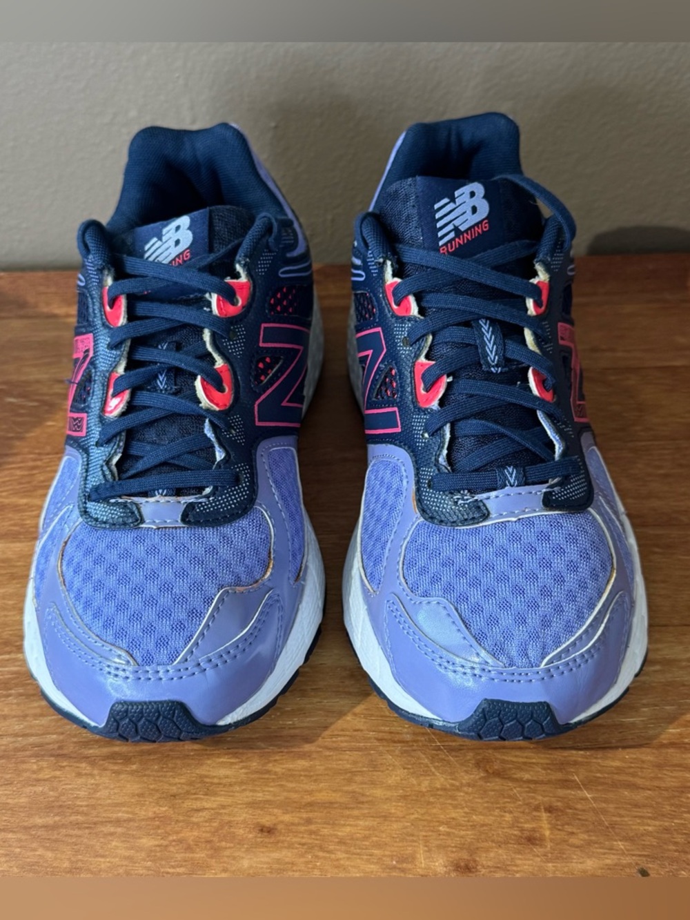 New Balance 670v1 Women's Running Sneaker in Navy and Lavender 👟